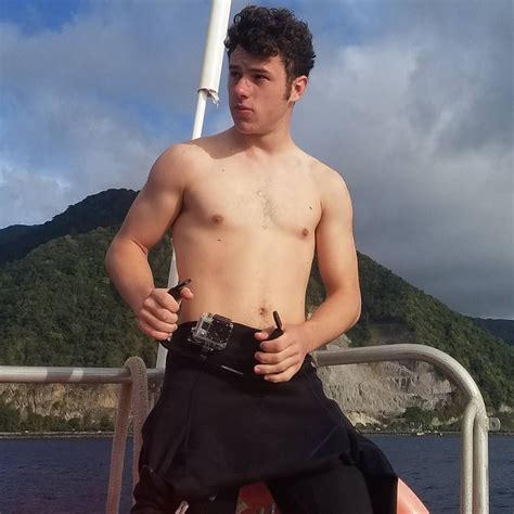 nolan gould shirtless|Modern Family’s Nolan Gould Goes Shirtless in。